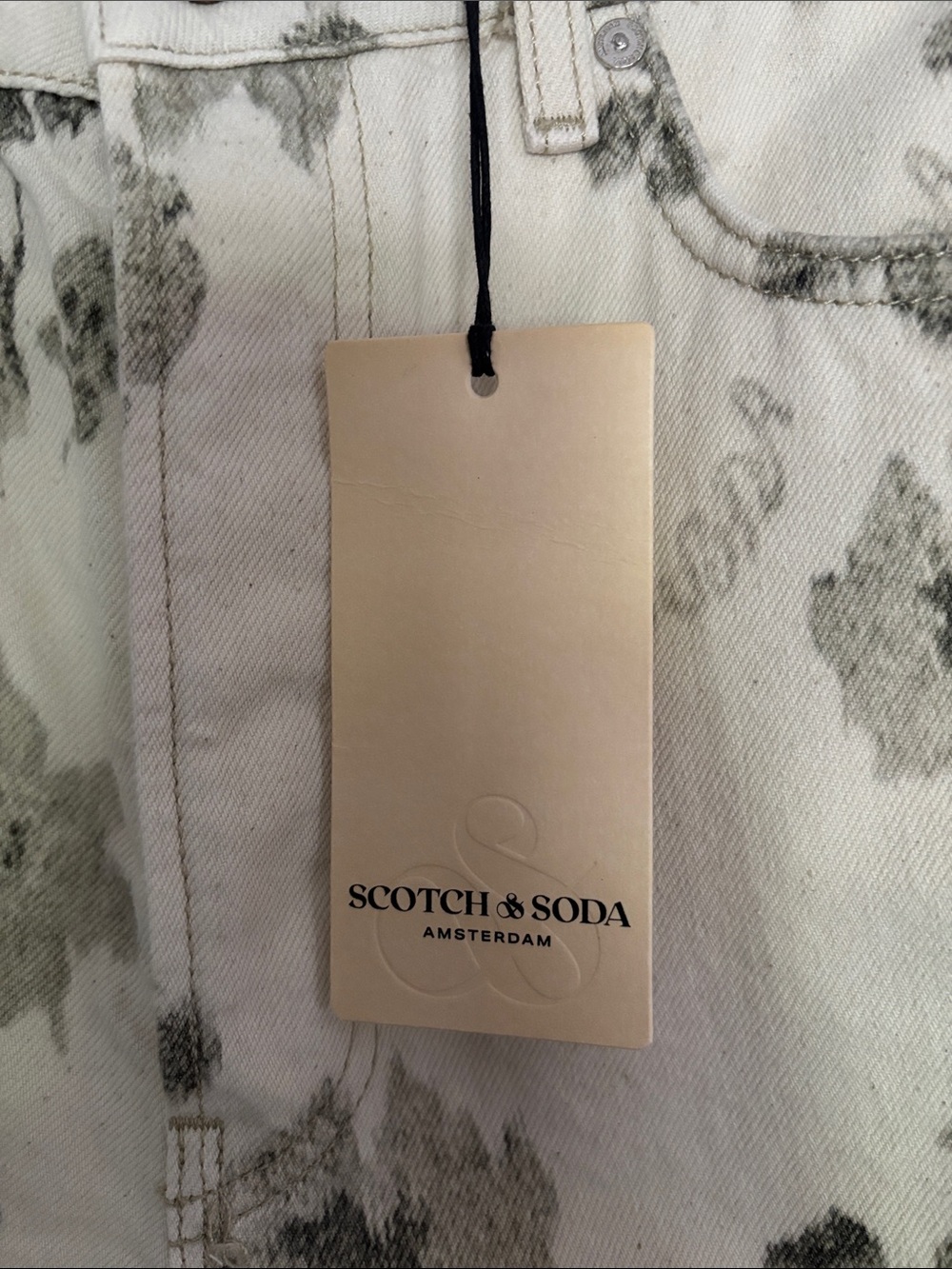 Scotch & Soda Cream Straight Leg Jeans with Olive Floral Print - Picture 2 of 8